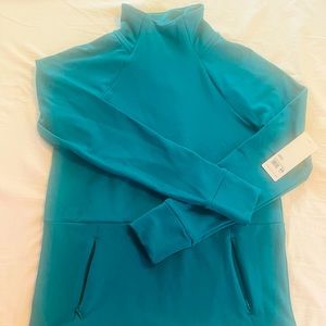 ⛳️SOLD⛳️Yogalicious Polarlux FunnelNeck sweatshirt.